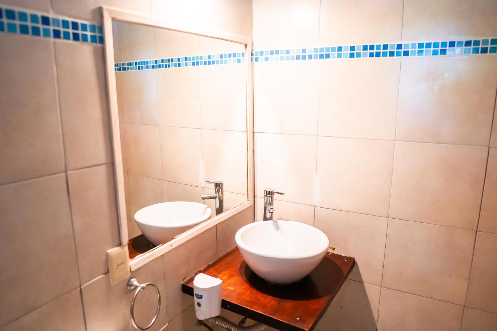 La Rubia Hostel 拉佩德雷拉 外观 照片